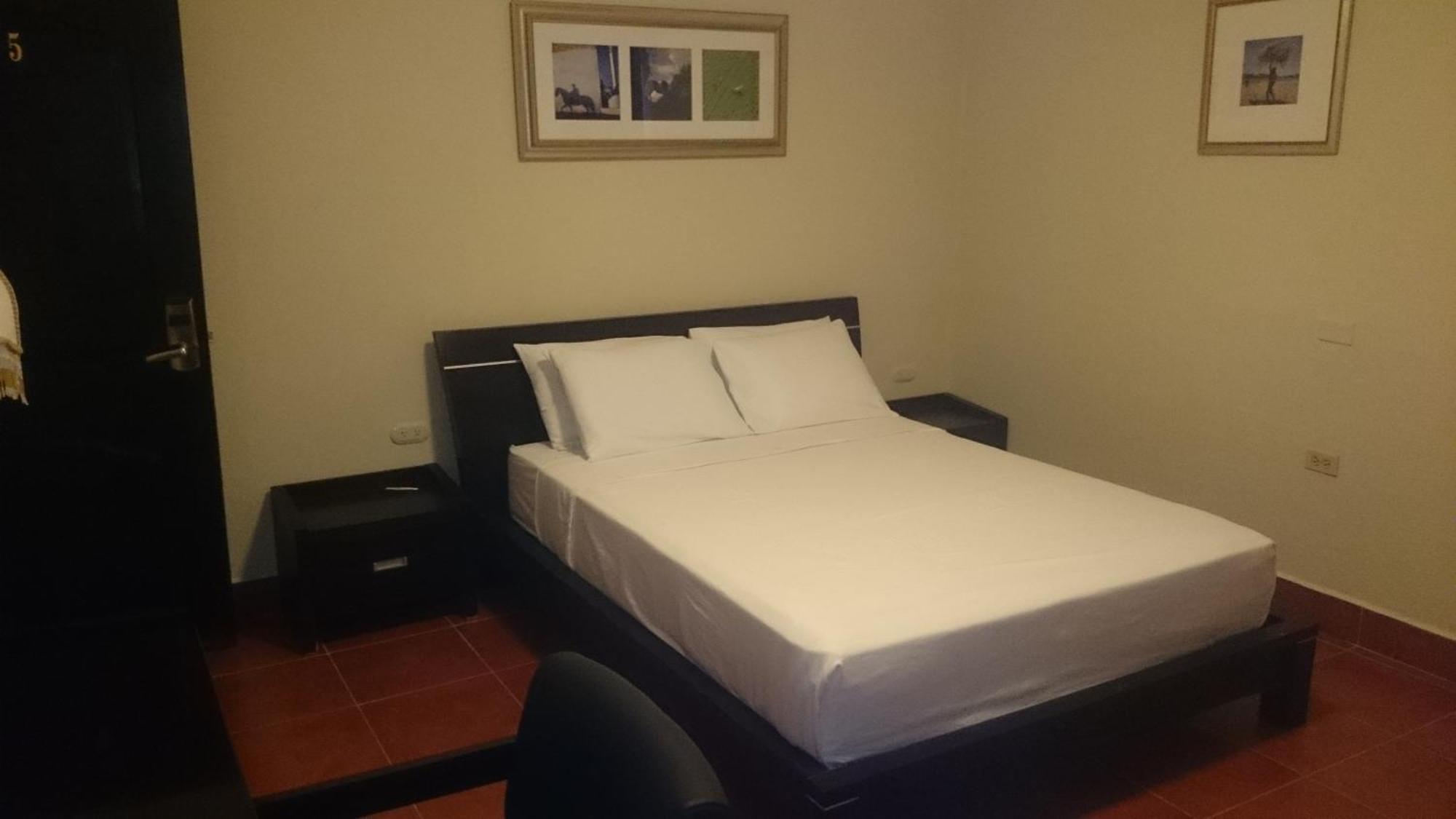 Hotel Los Altos Estelí الغرفة الصورة